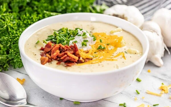 A bowl of creamy potato soup.
